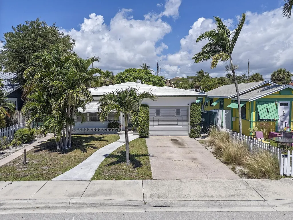 215 N M Street Lake Worth Beach FL 33460