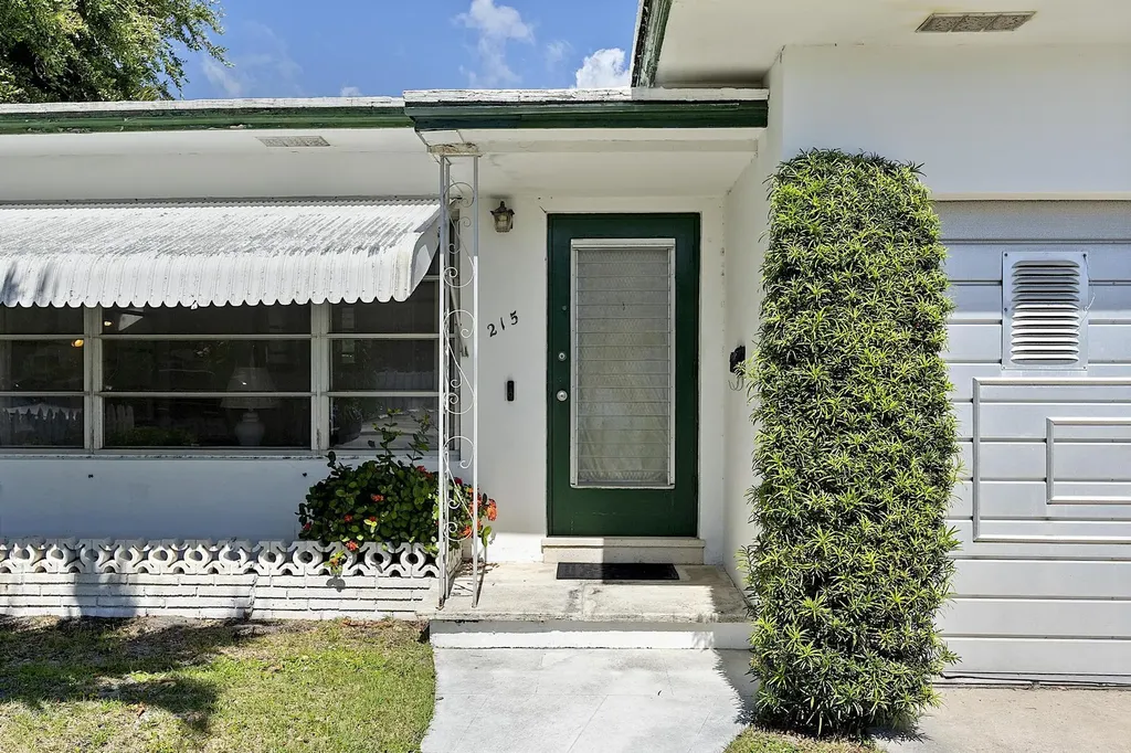 215 N M Street Lake Worth Beach FL 33460