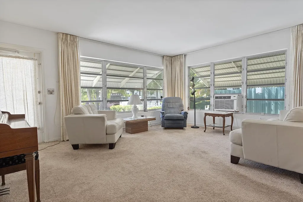 215 N M Street Lake Worth Beach FL 33460