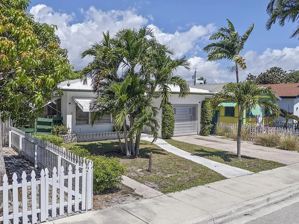 215 N M Street Lake Worth Beach FL 33460