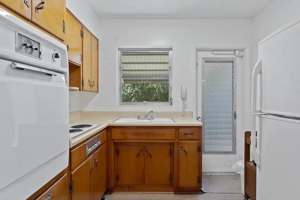 215 N M Street Lake Worth Beach FL 33460