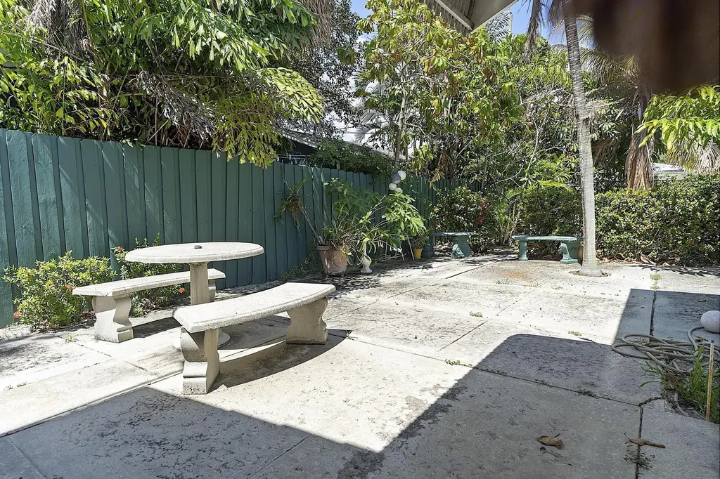 215 N M Street Lake Worth Beach FL 33460