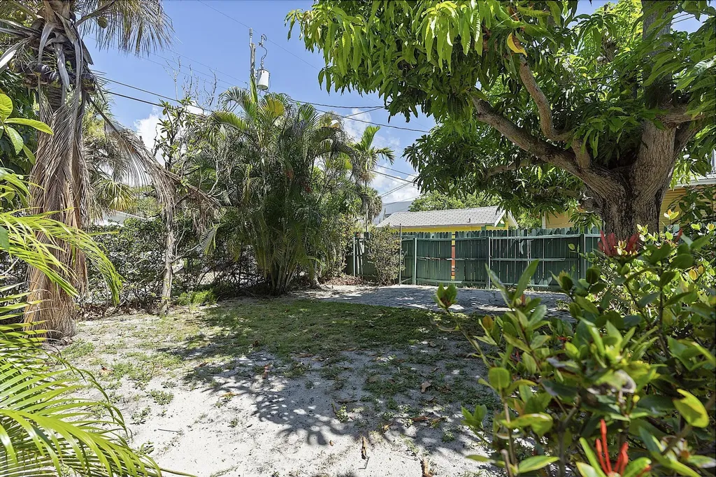 215 N M Street Lake Worth Beach FL 33460