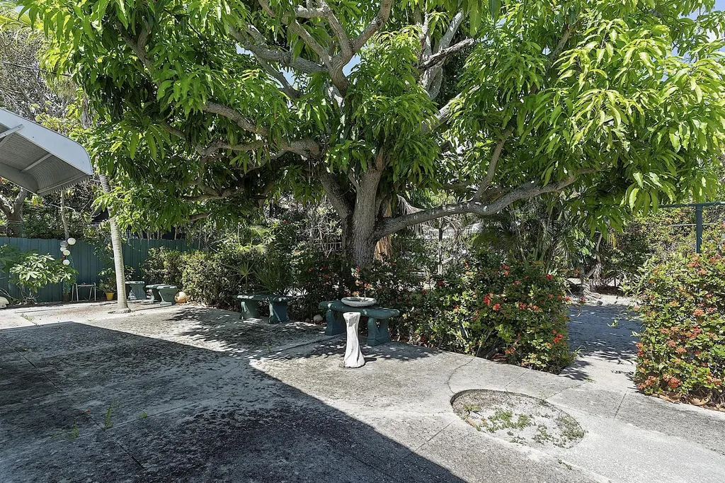 215 N M Street Lake Worth Beach FL 33460