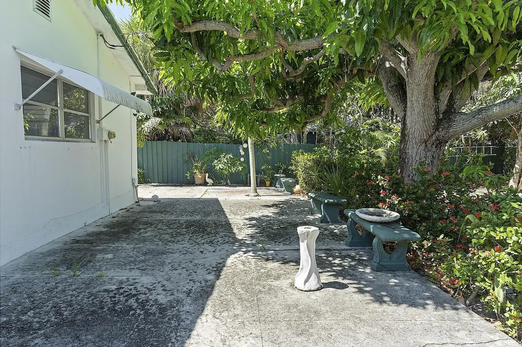 215 N M Street Lake Worth Beach FL 33460