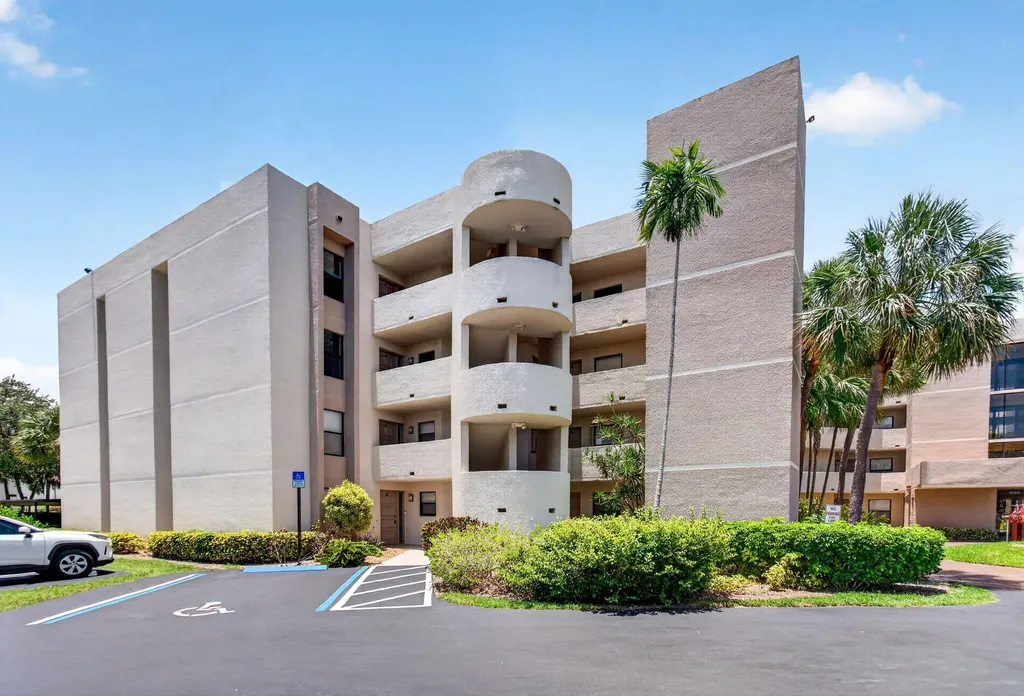5750 Camino Del Sol Boca Raton FL 33433