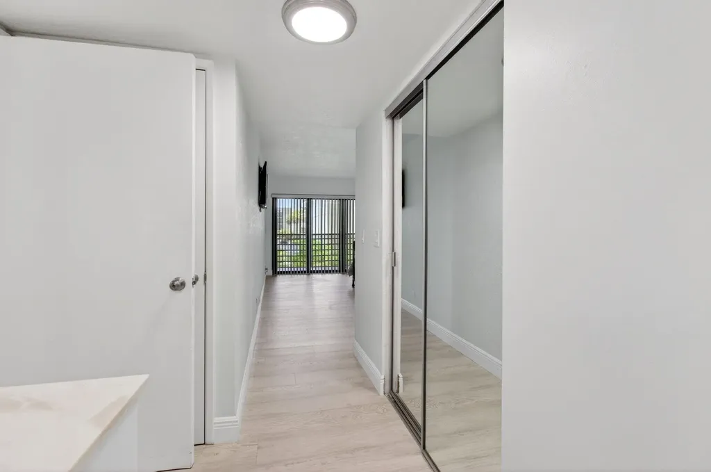 5750 Camino Del Sol Boca Raton FL 33433