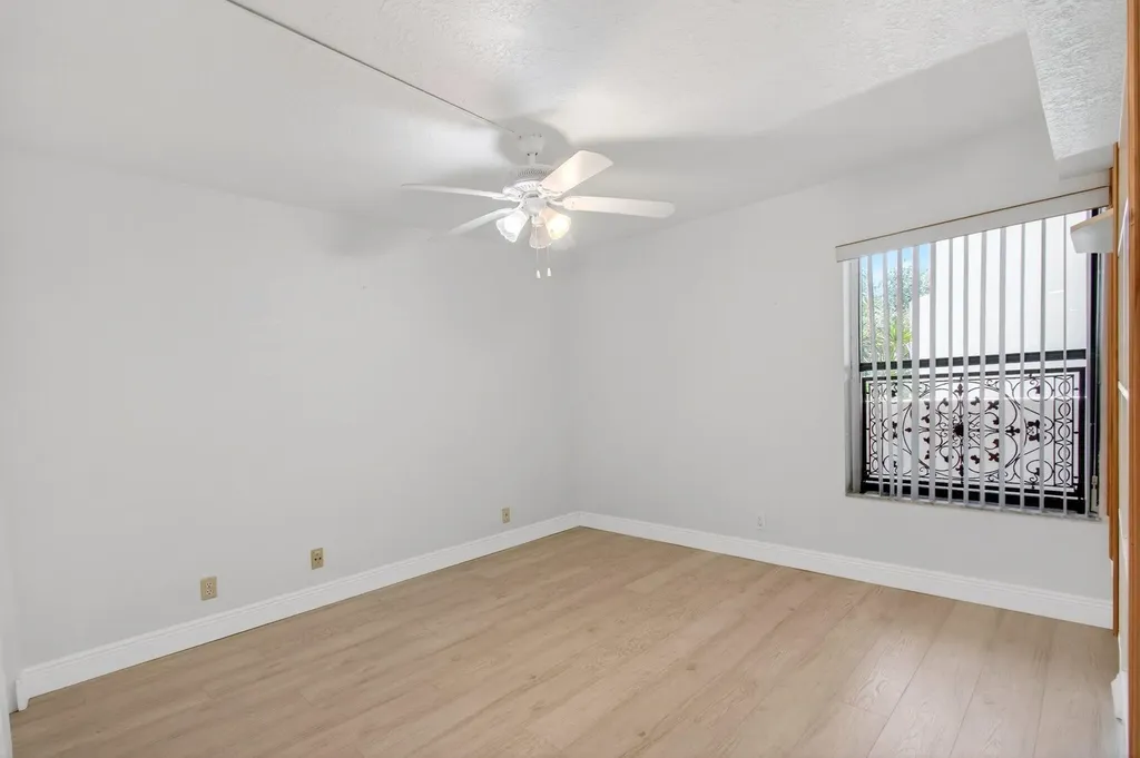 5750 Camino Del Sol Boca Raton FL 33433