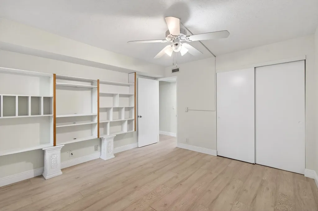 5750 Camino Del Sol Boca Raton FL 33433