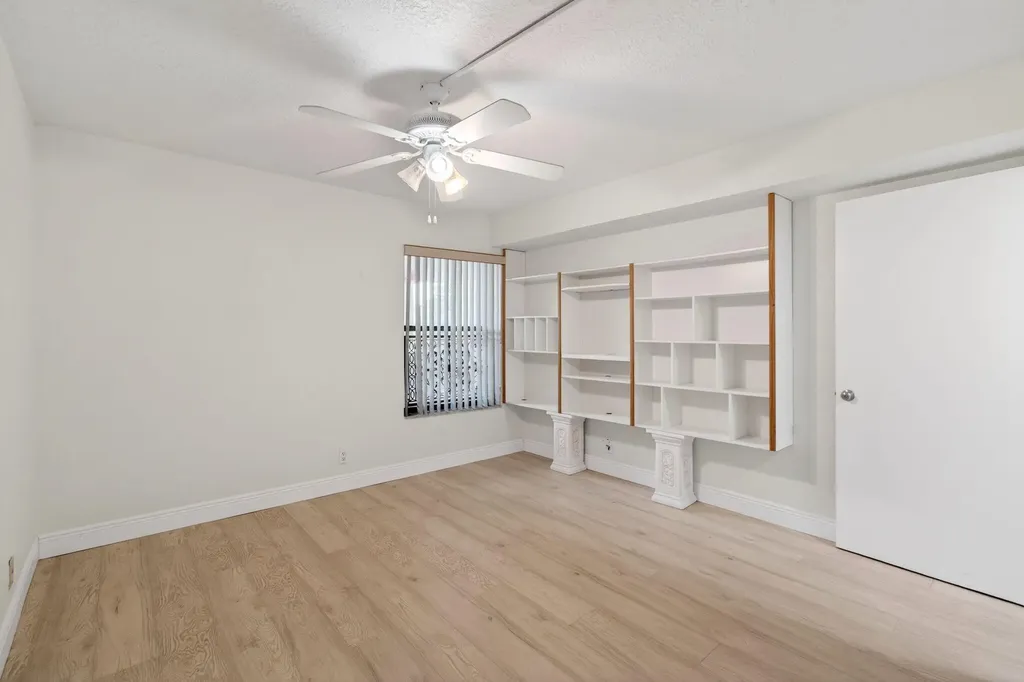 5750 Camino Del Sol Boca Raton FL 33433