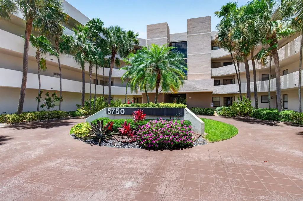 5750 Camino Del Sol Boca Raton FL 33433