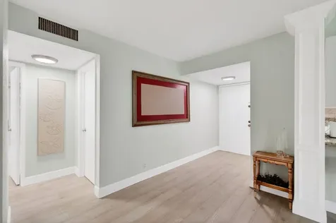 5750 Camino Del Sol Boca Raton FL 33433