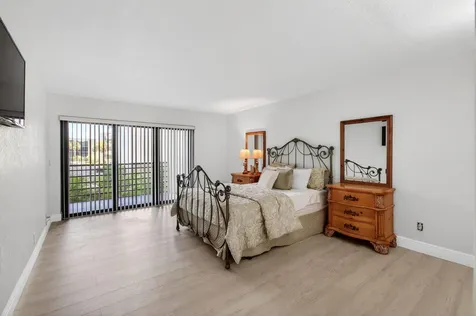 5750 Camino Del Sol Boca Raton FL 33433