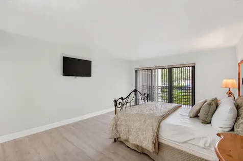 5750 Camino Del Sol Boca Raton FL 33433