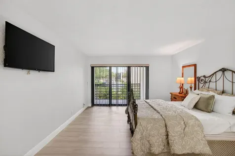 5750 Camino Del Sol Boca Raton FL 33433