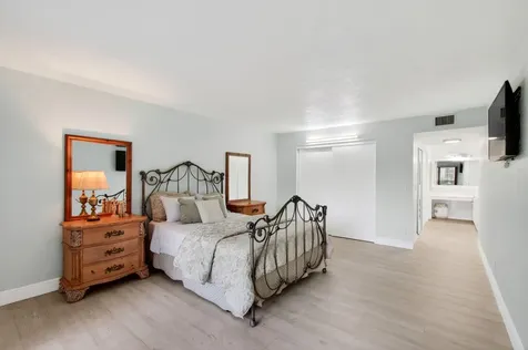5750 Camino Del Sol Boca Raton FL 33433