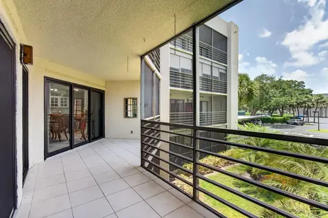 5750 Camino Del Sol Boca Raton FL 33433