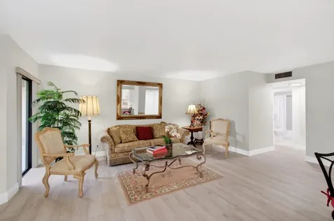 5750 Camino Del Sol Boca Raton FL 33433