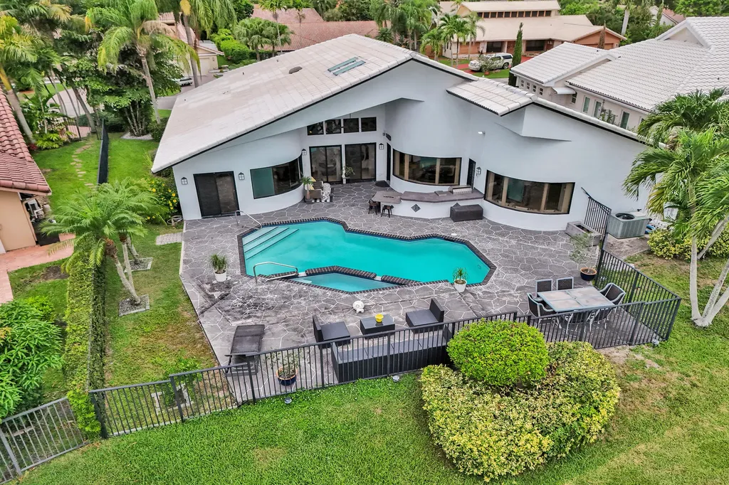 7350 NW 83rd Avenue Tamarac FL 33321