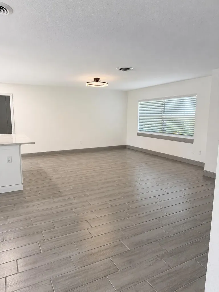 907 Antigua Avenue Fort Pierce FL 34982