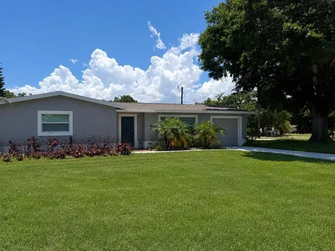 907 Antigua Avenue Fort Pierce FL 34982