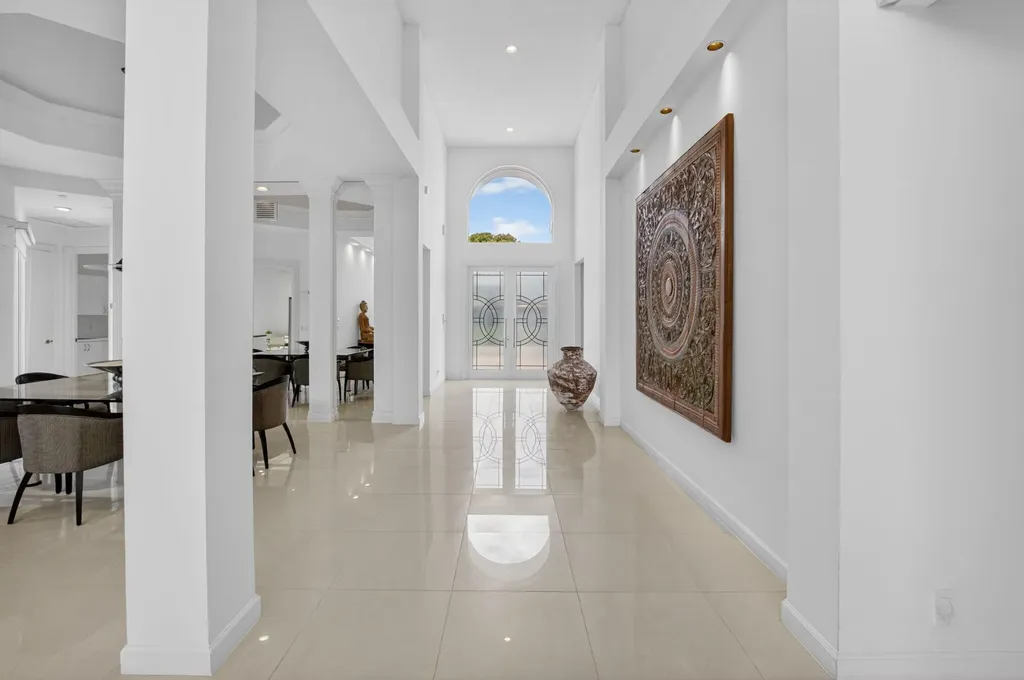 5768 Waterford Boca Raton FL 33496