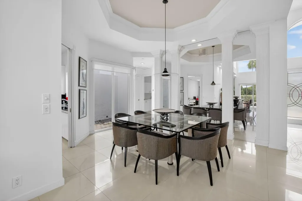 5768 Waterford Boca Raton FL 33496