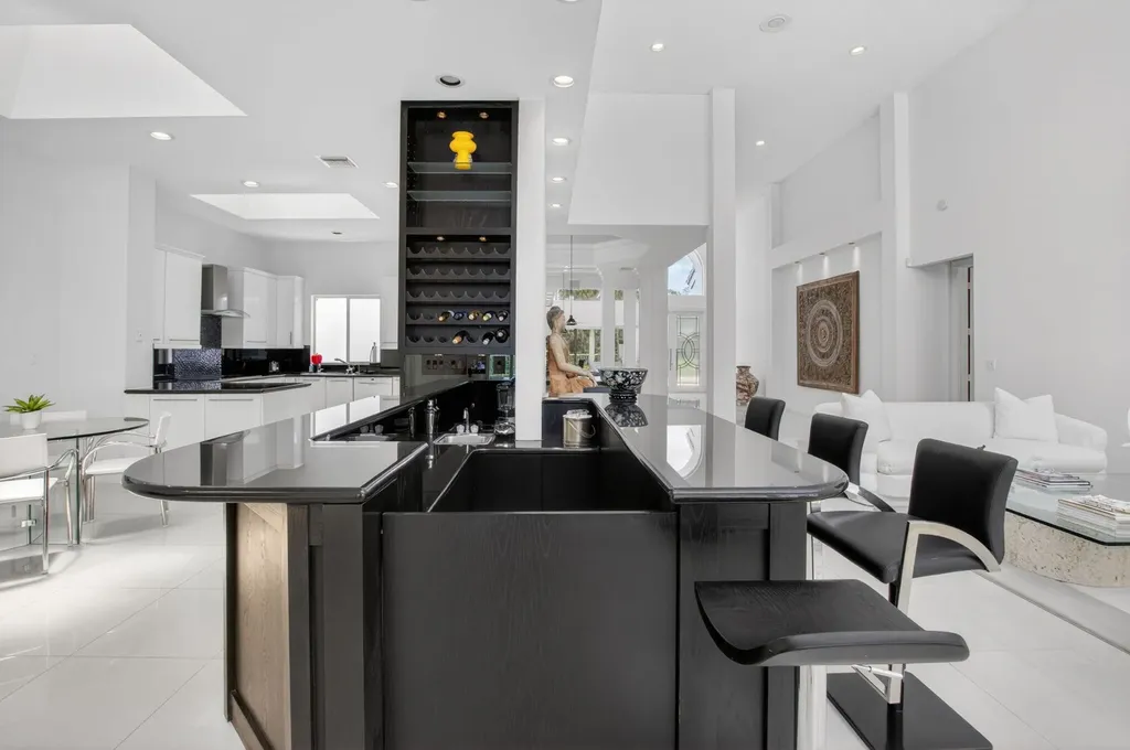 5768 Waterford Boca Raton FL 33496