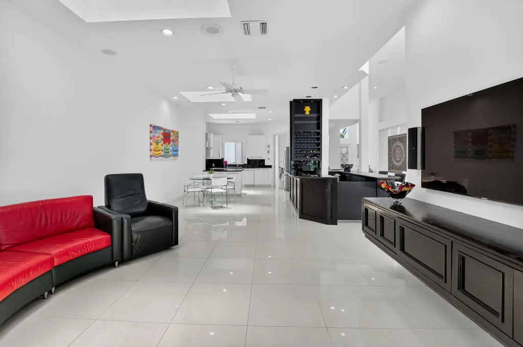 5768 Waterford Boca Raton FL 33496