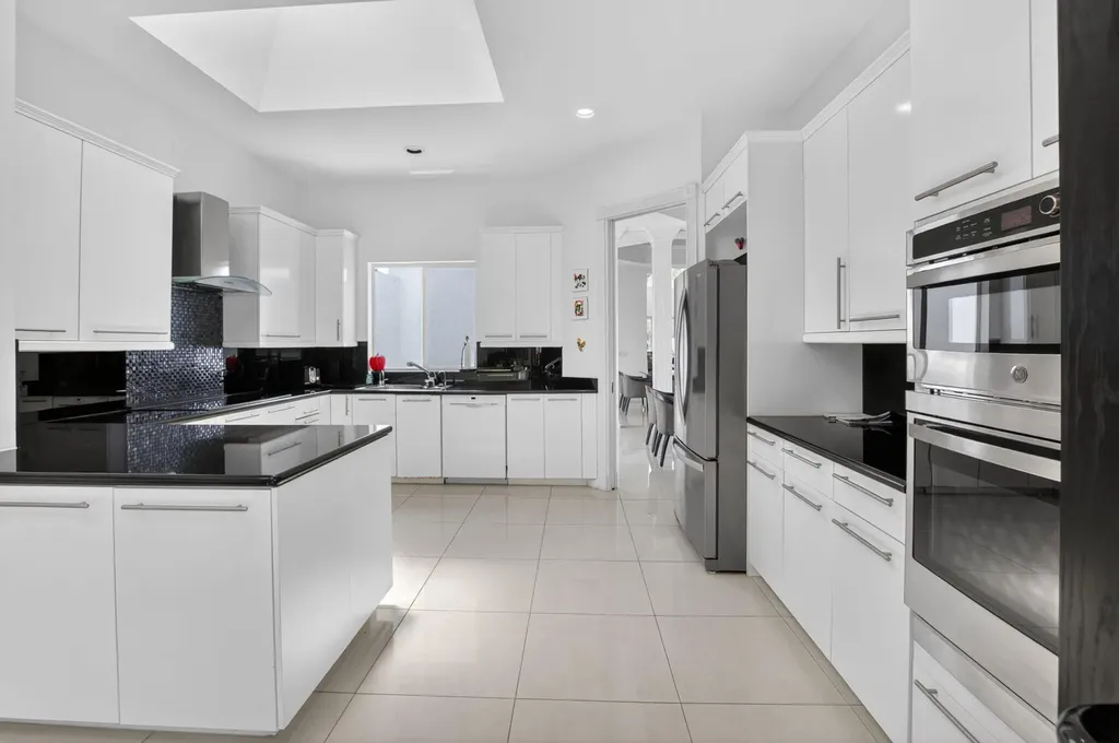 5768 Waterford Boca Raton FL 33496