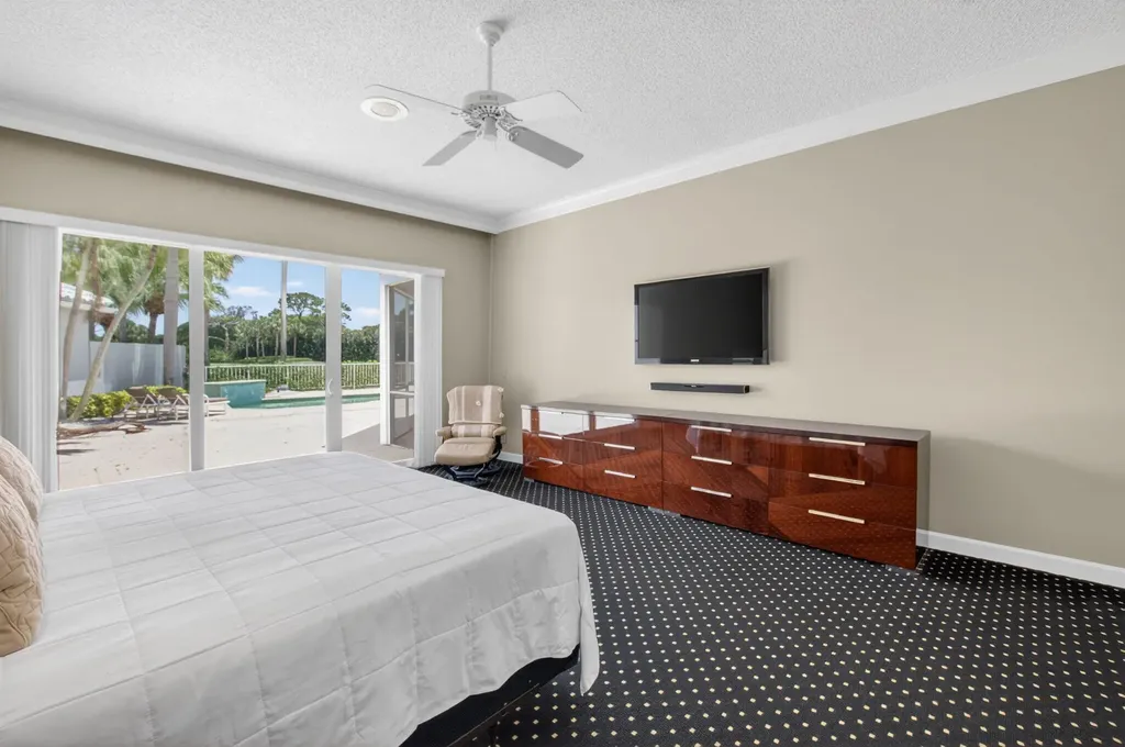 5768 Waterford Boca Raton FL 33496