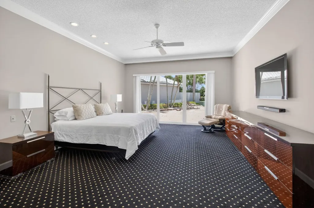 5768 Waterford Boca Raton FL 33496