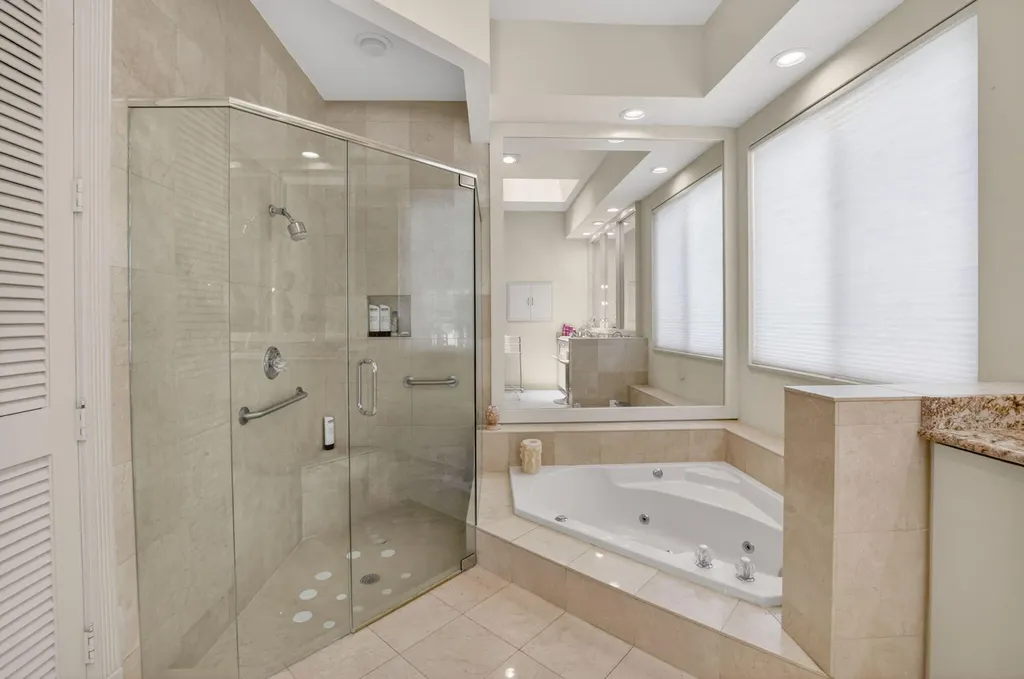5768 Waterford Boca Raton FL 33496