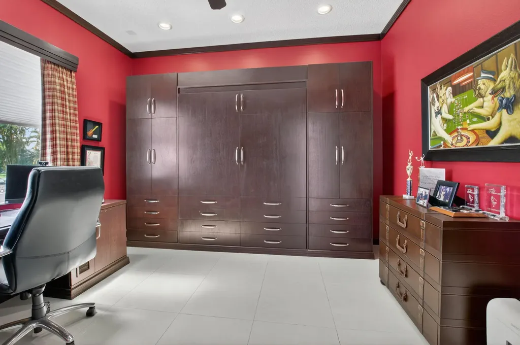 5768 Waterford Boca Raton FL 33496