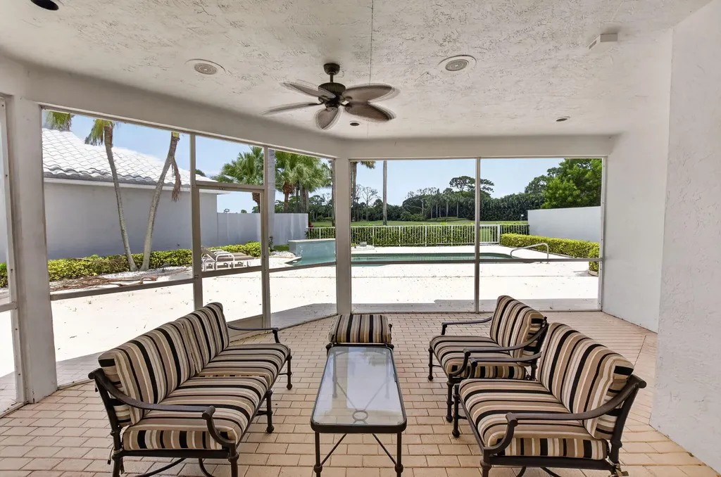 5768 Waterford Boca Raton FL 33496