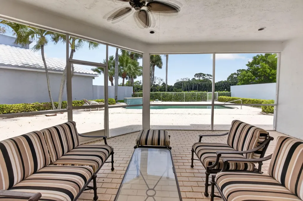 5768 Waterford Boca Raton FL 33496