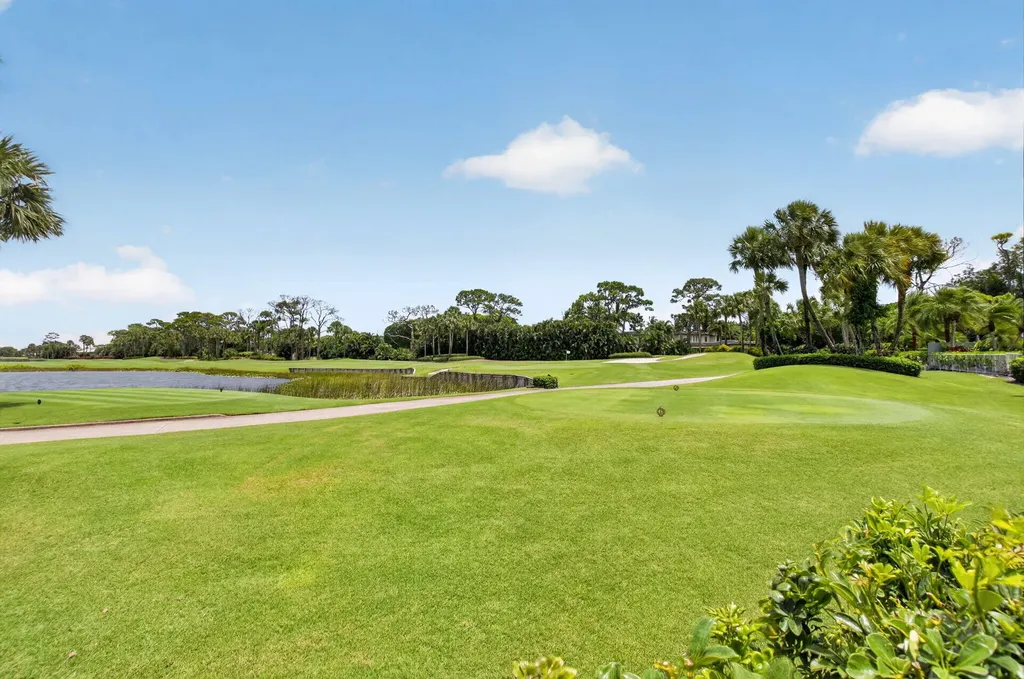 5768 Waterford Boca Raton FL 33496