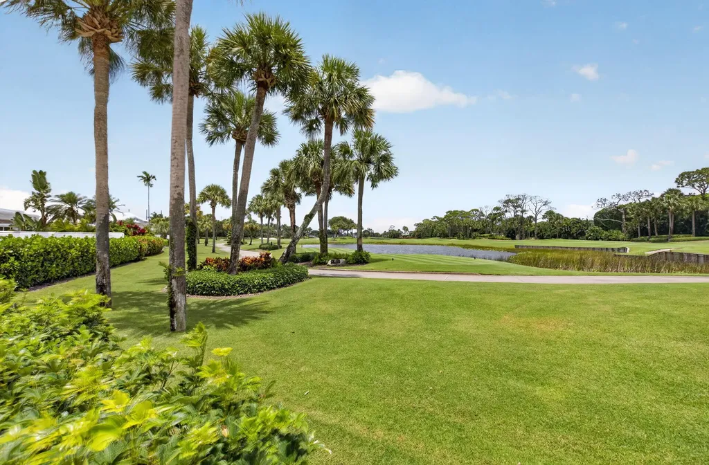 5768 Waterford Boca Raton FL 33496