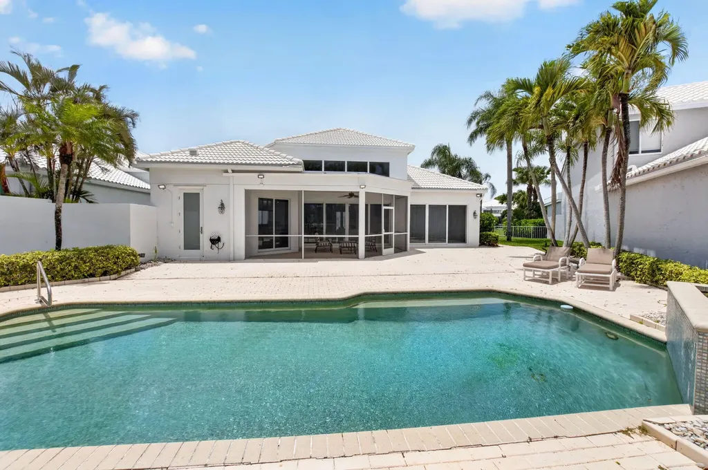 5768 Waterford Boca Raton FL 33496