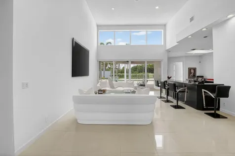 5768 Waterford Boca Raton FL 33496