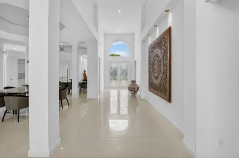 5768 Waterford Boca Raton FL 33496