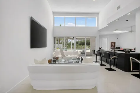 5768 Waterford Boca Raton FL 33496