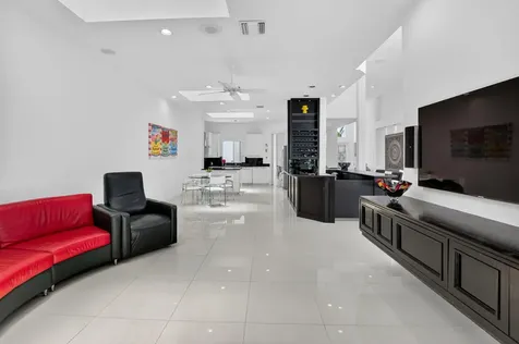 5768 Waterford Boca Raton FL 33496