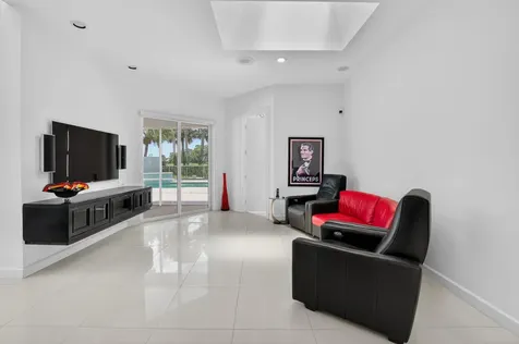 5768 Waterford Boca Raton FL 33496