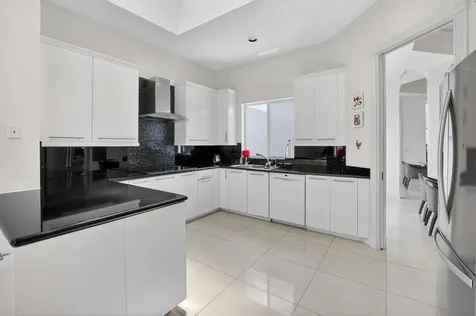 5768 Waterford Boca Raton FL 33496