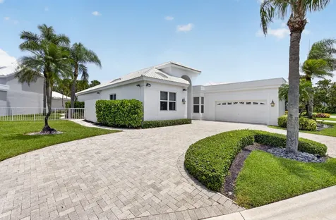 5768 Waterford Boca Raton FL 33496