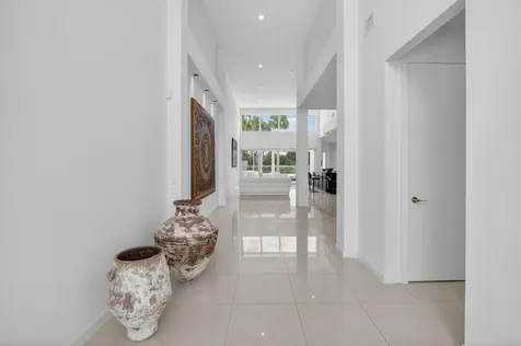 5768 Waterford Boca Raton FL 33496