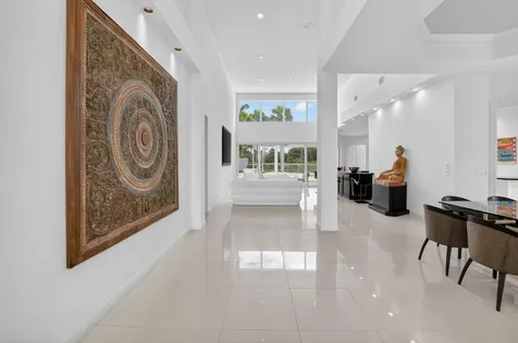 5768 Waterford Boca Raton FL 33496