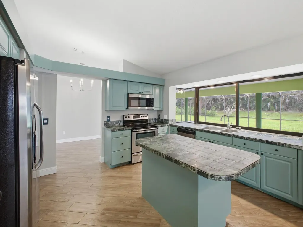 1298 SW Cedar Cove Port St Lucie FL 34986