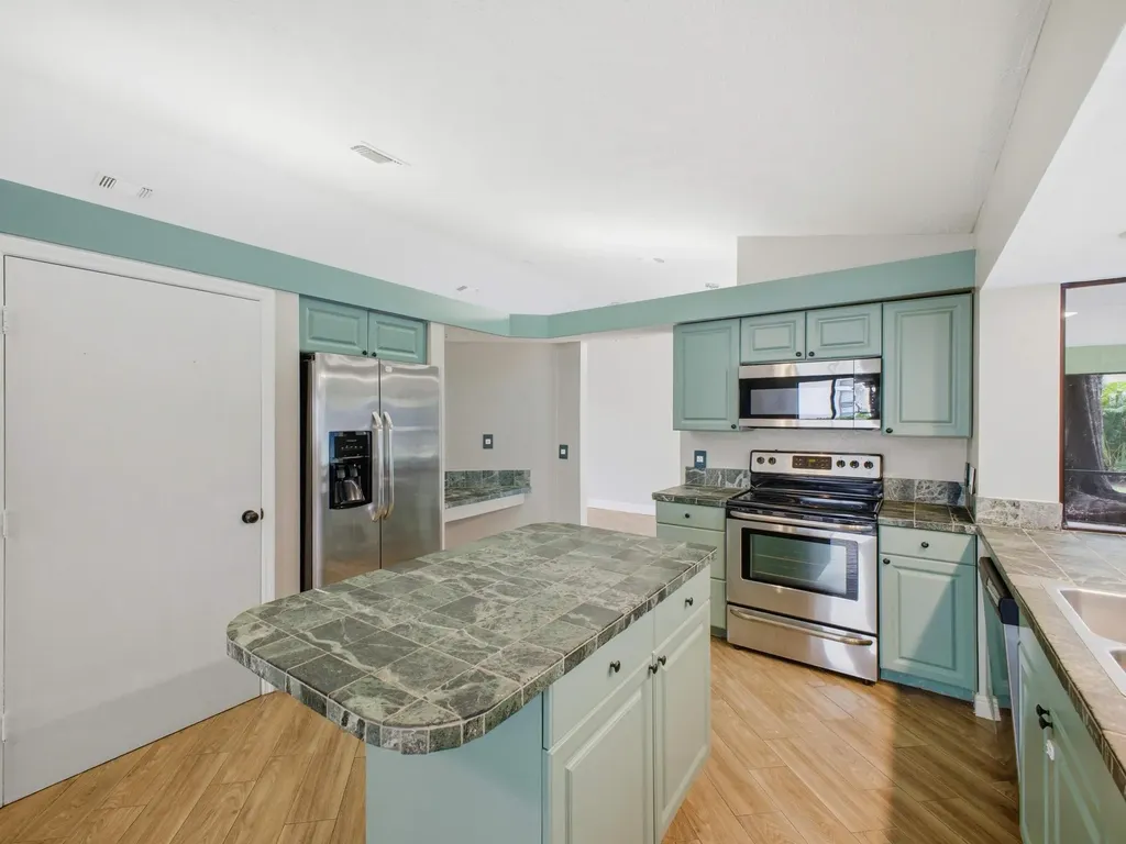 1298 SW Cedar Cove Port St Lucie FL 34986